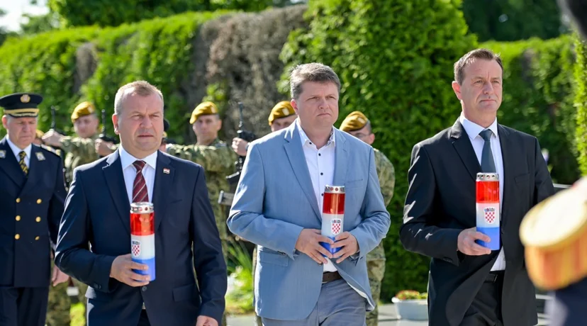 FOTO Odana počast hrvatskim braniteljima i civilnim žrtvama Domovinskog rata