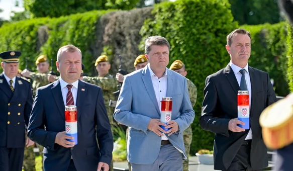 FOTO Odana počast hrvatskim braniteljima i civilnim žrtvama Domovinskog rata