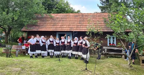 Dani pere oživjeli stare običaje