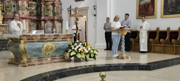 Vjernici u ponoć krenuli na 46 kilometara dug put vjere i nade