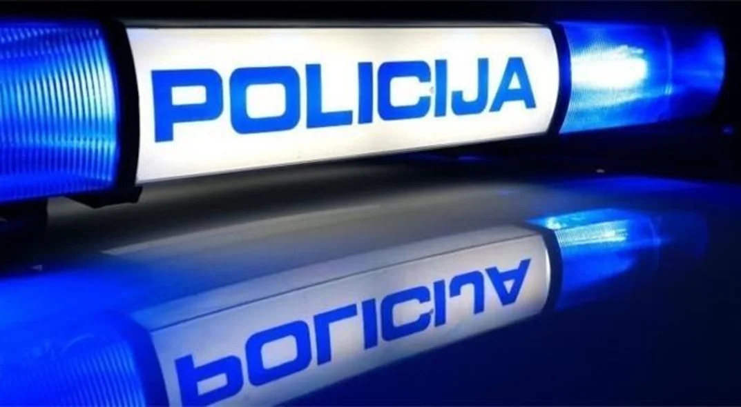 Udario 17-godišnjakinju na pješačkom prijelazu i pobjegao