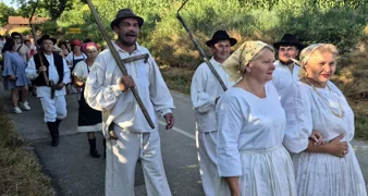 Brojni mještani sudjelovali u žetvi raži