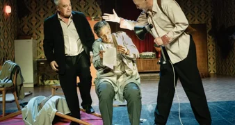 Scena iz predstave "Balkanski špijun" koja se nalazi na repertoaru HNK u Varaždinu