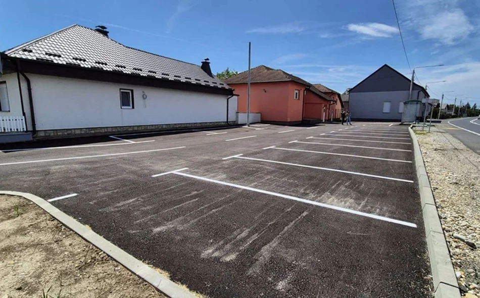 Uređeno parkiralište uz Društveni dom u Bartolovcu