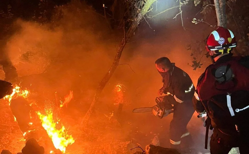 Uspješno ugašeni požari na Lastovu uzrokovani udarom groma