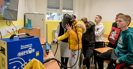 Vraćanje potrebnih kurikuluma, stipendiranje i poticanje naukovanja