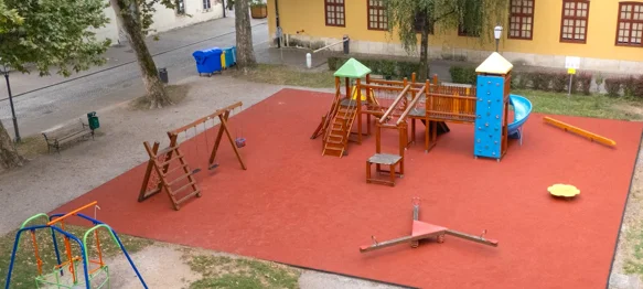 Nova gumena podloga na dječjem igralištu u Habdelićevoj