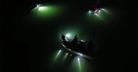 S mosta skočio u derivacioni kanal i u jednom trenutku nestao pod vodom