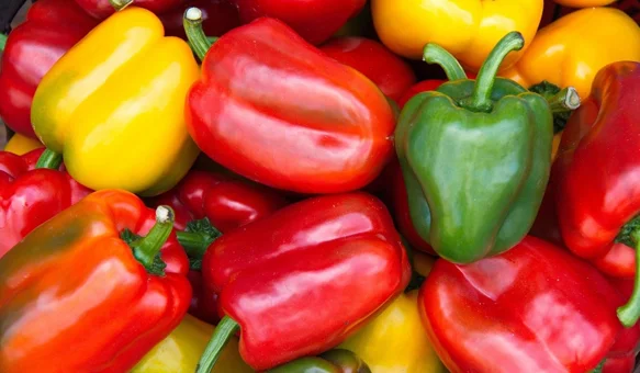 Raznih boja, oblika i okusa, mogu sadržavati i do četiri puta više vitamina C od naranče