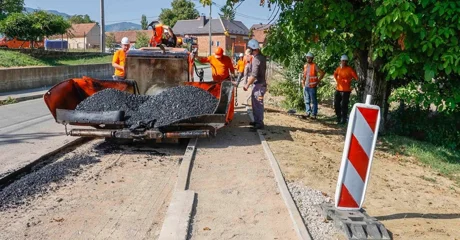 U Ivancu završeni nogostup i parkiralište, u Jerovcu autobusno stajalište