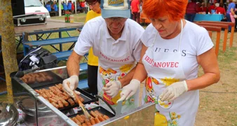 Kad se umirovljenici okupe Prelog zamiriše na ćevape