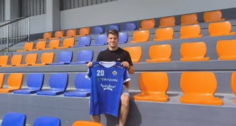 Ukrajinski napadač Anatoliy Snozyk pojačava Bumbare