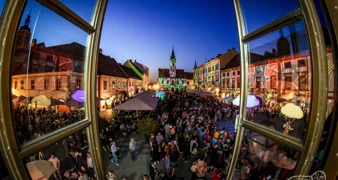 FOTO Veselo će biti na gradskim ulicama, nasmijavaju vas Iva i Gloria