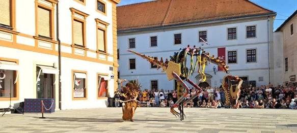 VIDEO Divovski Chromosaur zagospodario varaždinskim Korzom