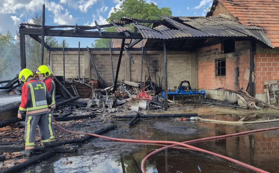 VIDEO I FOTO Gorjele gospodarske zgrade i oprema, šteta oko 45.000 eura