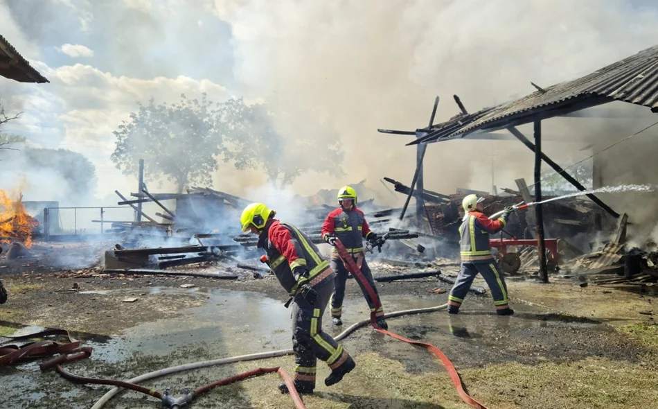 VIDEO I FOTO Gorjele gospodarske zgrade i oprema, šteta oko 45.000 eura