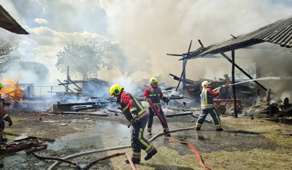 VIDEO I FOTO Gorjele gospodarske zgrade i oprema, šteta oko 45.000 eura