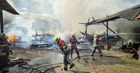 VIDEO I FOTO Gorjele gospodarske zgrade i oprema, šteta oko 45.000 eura