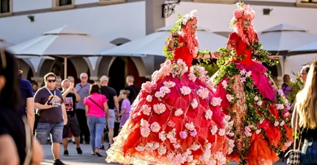 VIDEO Uživajte u plesu gracioznosti, umijeća i vizualne čarolije na štulama