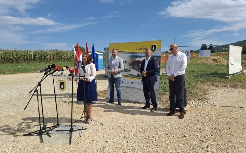 VIDEO I FOTO Položen kamen temeljac za buduću zgradu Doma zdravlja i ljekarne