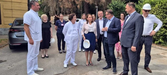 Ministrica u obilasku gradilišta: &bdquo;Ulaganja podižu kvalitetu zdravstva&rdquo;