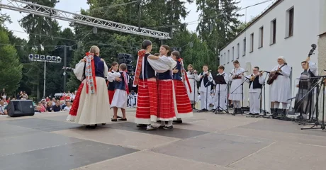 VIDEO Mali folkloraši svojim nastupima oduševili brojnu publiku