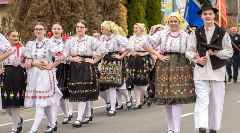 Pridružite se KUD-u Klaruš i uživajte u pjesmi, plesu i tradiciji!