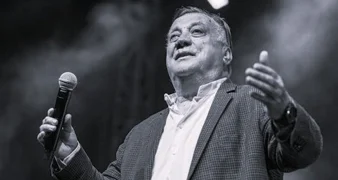 Preminuo je Halid Bešlić