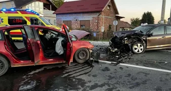 Frontalni sudar automobila u Križovljanu