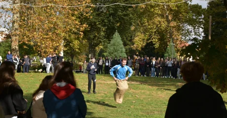 AUDIO I FOTO Ivanečki srednjoškolci ispunili gradski park - okušali se u tradicionalnim seoskim igrama