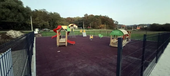 U Plešu dovršena izgradnja novog dječjeg igrališta