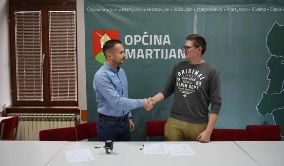 Dodijeljeni prvi ugovori mladim obiteljima za pomoć u rješavanju stambenog pitanja