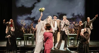 AUDIO „Bljesak zlatnog zuba” humorom prikriva tragediju egzodusa sela