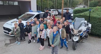 Bumbaricama i Zebricama te mališanima vrtića "Zeko"  prezentirano zanimanje policajca