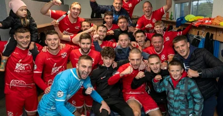 Slavlje igrača ŠNK Poleta iz Tuhovca nakon nove pobjede protiv Jalžabeta