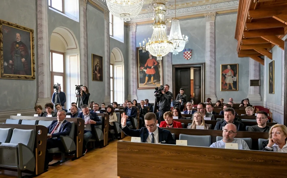 AUDIO Lukačić: „Skupština nije pozornica za političke predstave već prostor za argumentiranu raspravu”