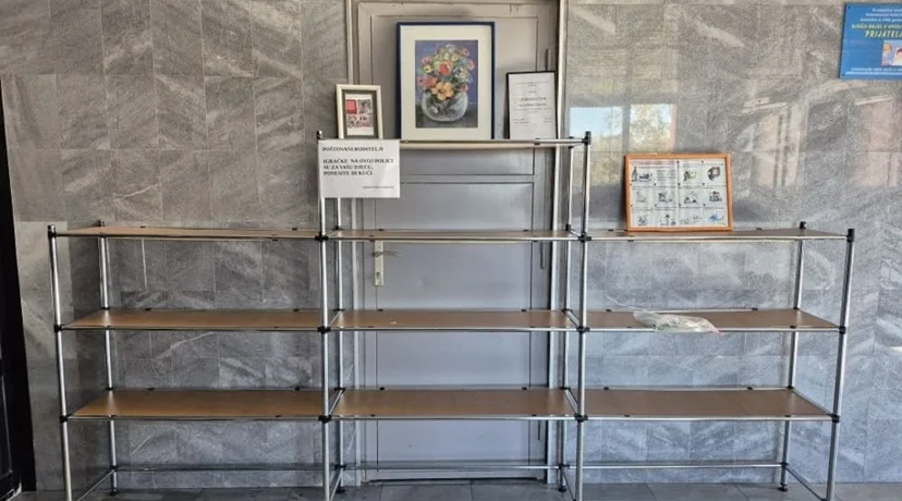 Police za igračke na varaždinskoj Pedijatriji su prazne – pomozite popuniti ih!