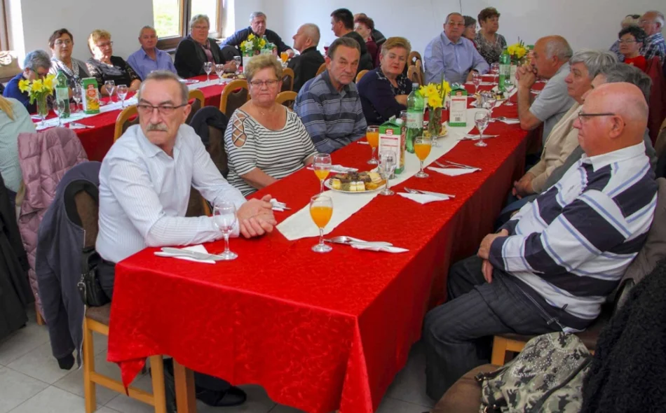 Isplata božićnica više nije moguća u gotovini, putem pošte, već isključivo na tekući račun korisnika