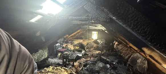 Izgorjelo kompletno potkrovlje obiteljske kuće u Ivancu, šteta je velika