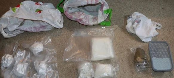 PAO DILER Policija zatekla velike količine kokaina, trave, tabletica...