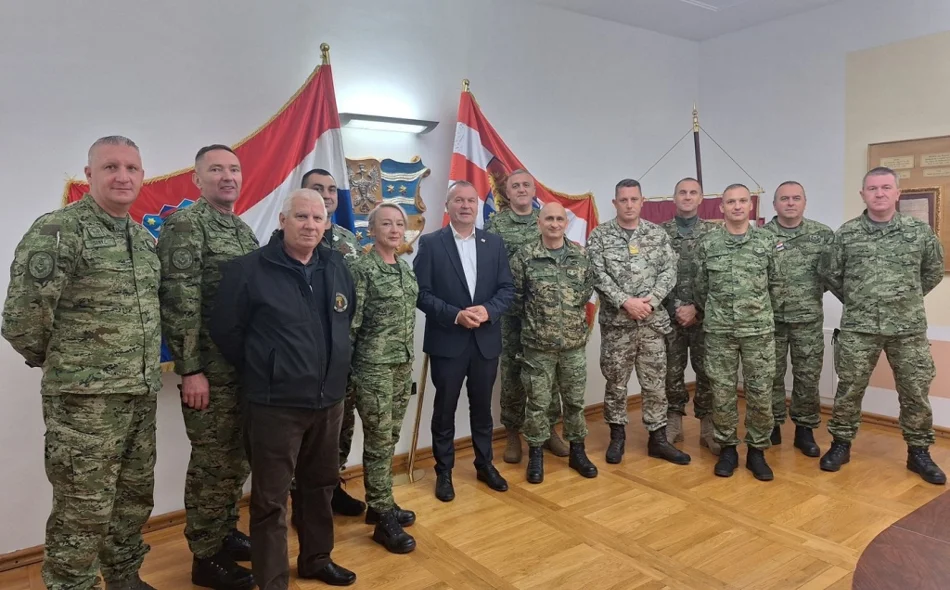 Polaznici Visoke dočasničke izobrazbe posjetili Županijsku palaču, dočekao ih župan Stričak