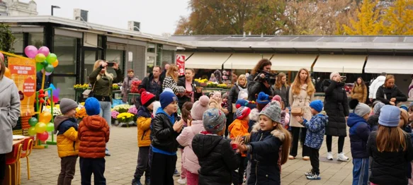 Brojni građani sa svojim najmlađima na Varaždinskom placu kušali zdrave jesenske obroke