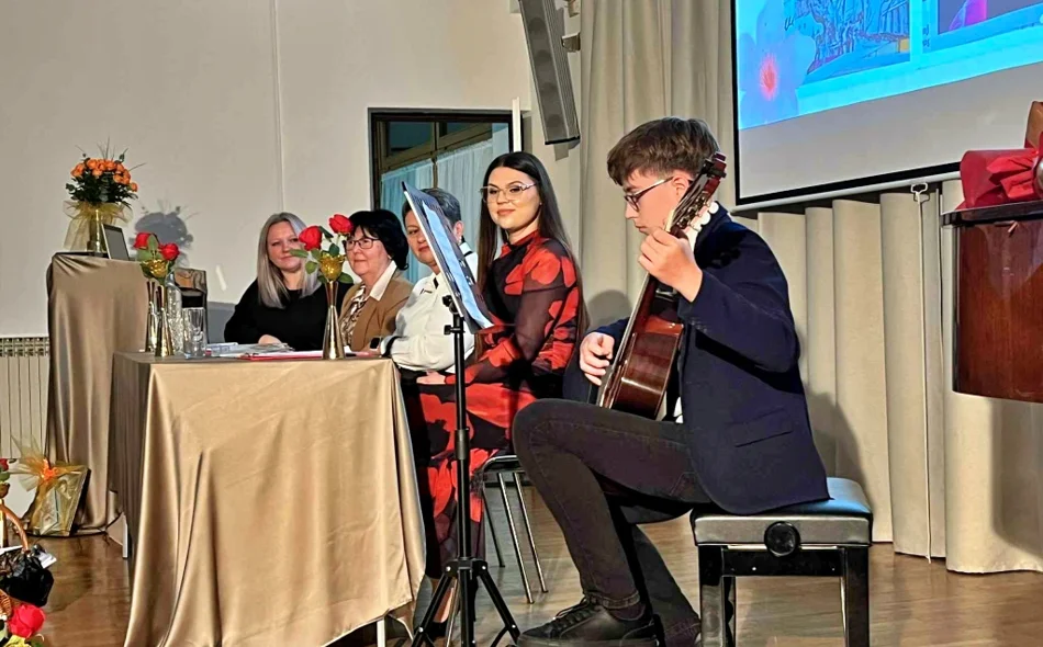 Predstavljena zbirka pjesama „Vu svietu Poncija Pilata“ ivanečke pjesnikinje Anica Bukovec