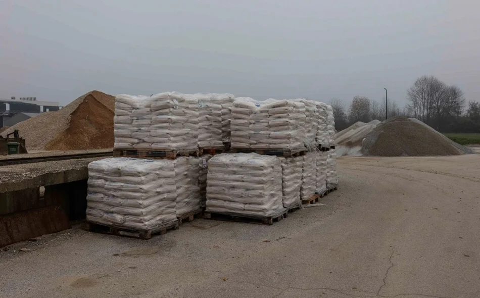 Osigurano 20-ak vozila i radnih strojeva te 200 tona materijala za posipavanje prometnica