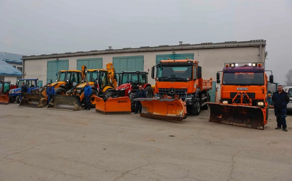 Osigurano 20-ak vozila i radnih strojeva te 200 tona materijala za posipavanje prometnica