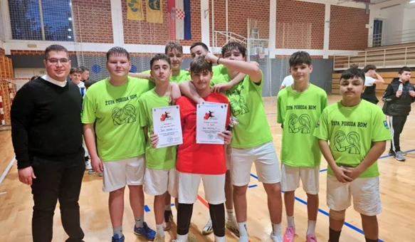 Župa Petrijanec po prvi puta sudjelovala na malonogometnom turniru za krizmanike