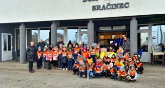 Skupine Žabice i Loptice iz Sračinca učile o sigurnosti u prometu