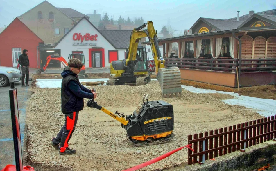 Počeli radovi na uređenju javnog parkirališta i dijela gradske nerazvrstane ceste u Malezovoj ulici