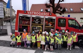 FOTO Djecu oduševili tehnika i oprema hrvatskih hitnih službi