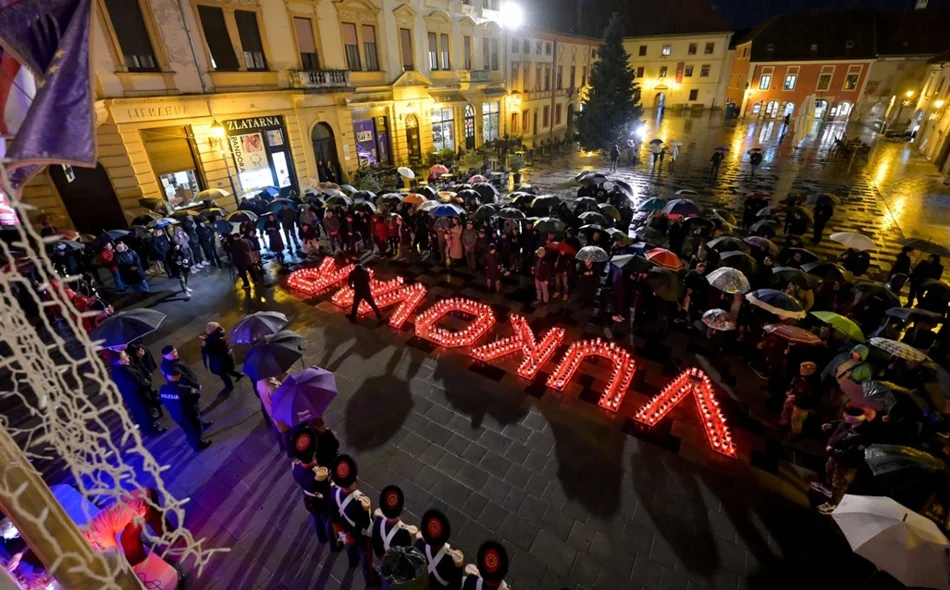 FOTO Diljem Varaždinske županije zapaljeni lampioni za poginule heroje Domovinskog rata